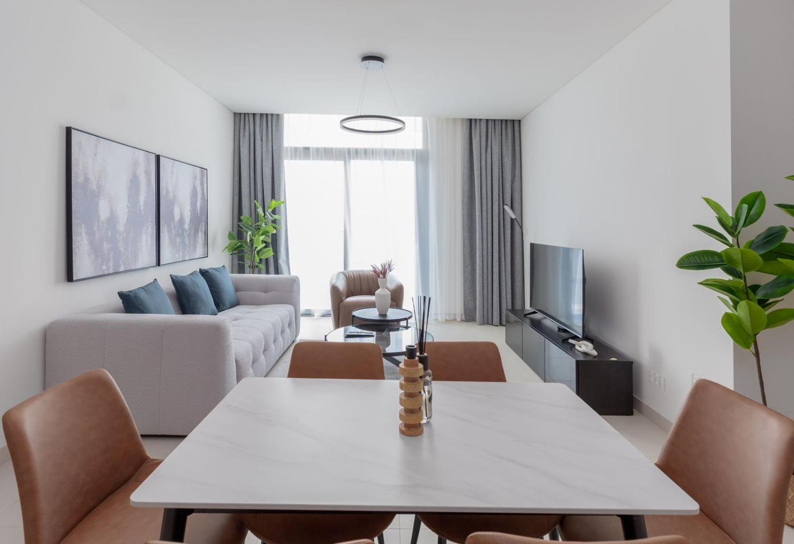 Luxury Escapes - Stylish 2br With Balcony In Burj Crown Downtown
