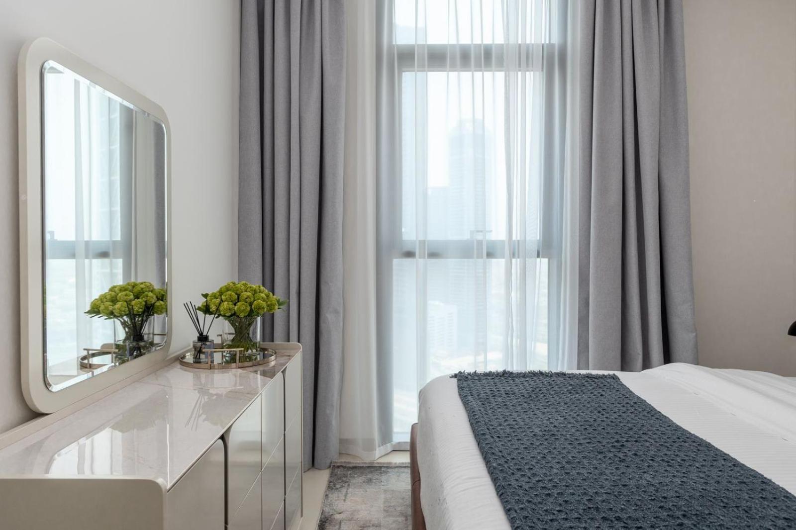 Luxury Escapes - Stylish 2br With Balcony In Burj Crown Downtown