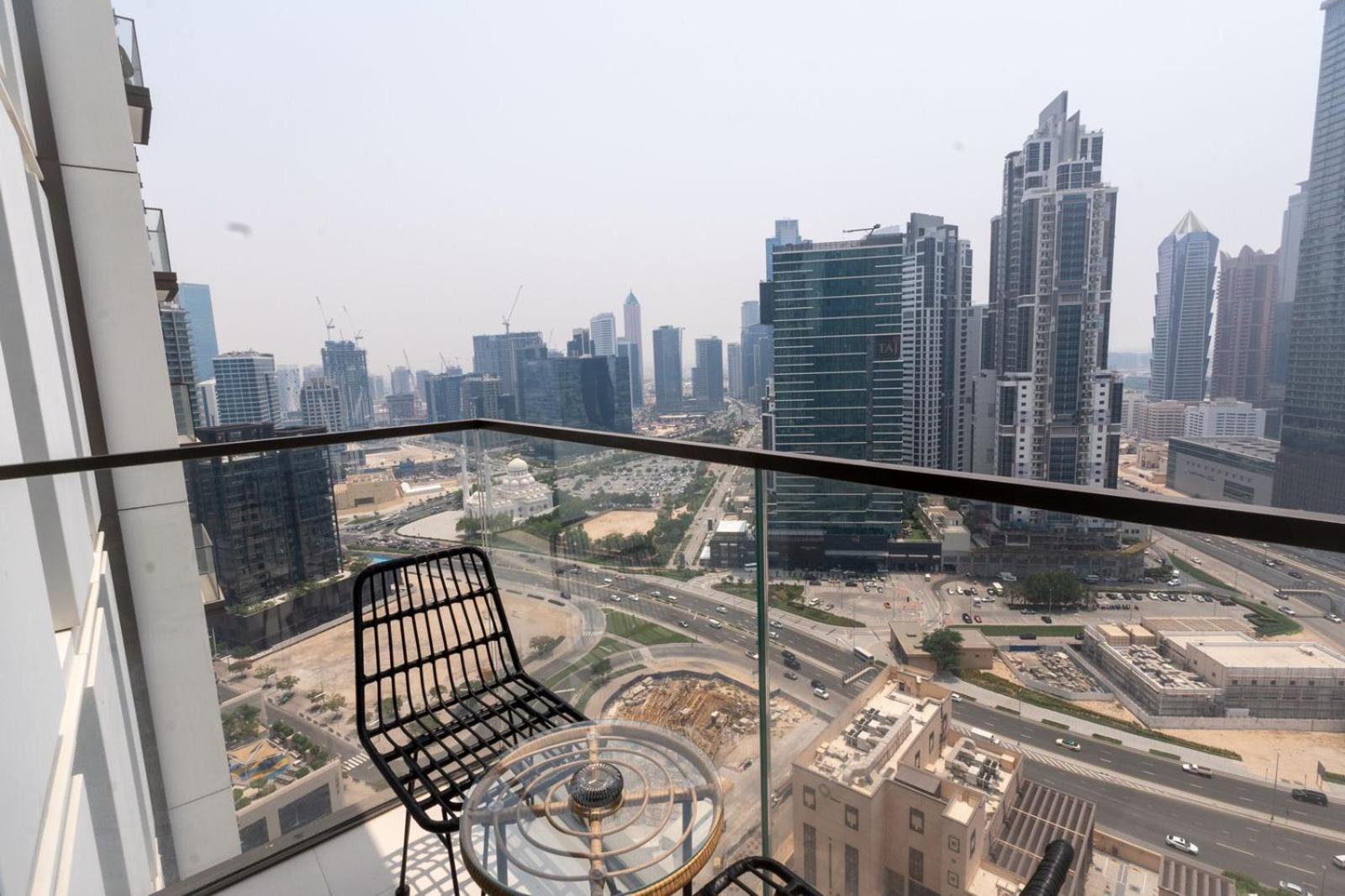 Luxury Escapes - Stylish 2br With Balcony In Burj Crown Downtown